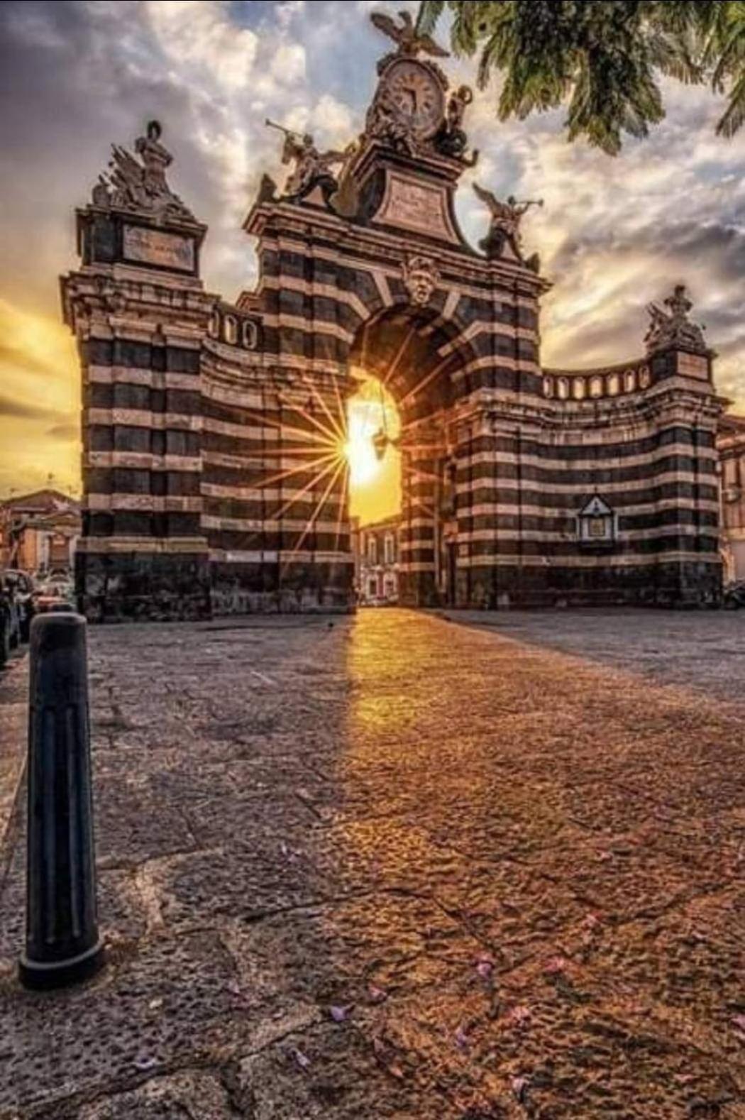 Casa Vacanze Il Nespolo Catania Bagian luar foto